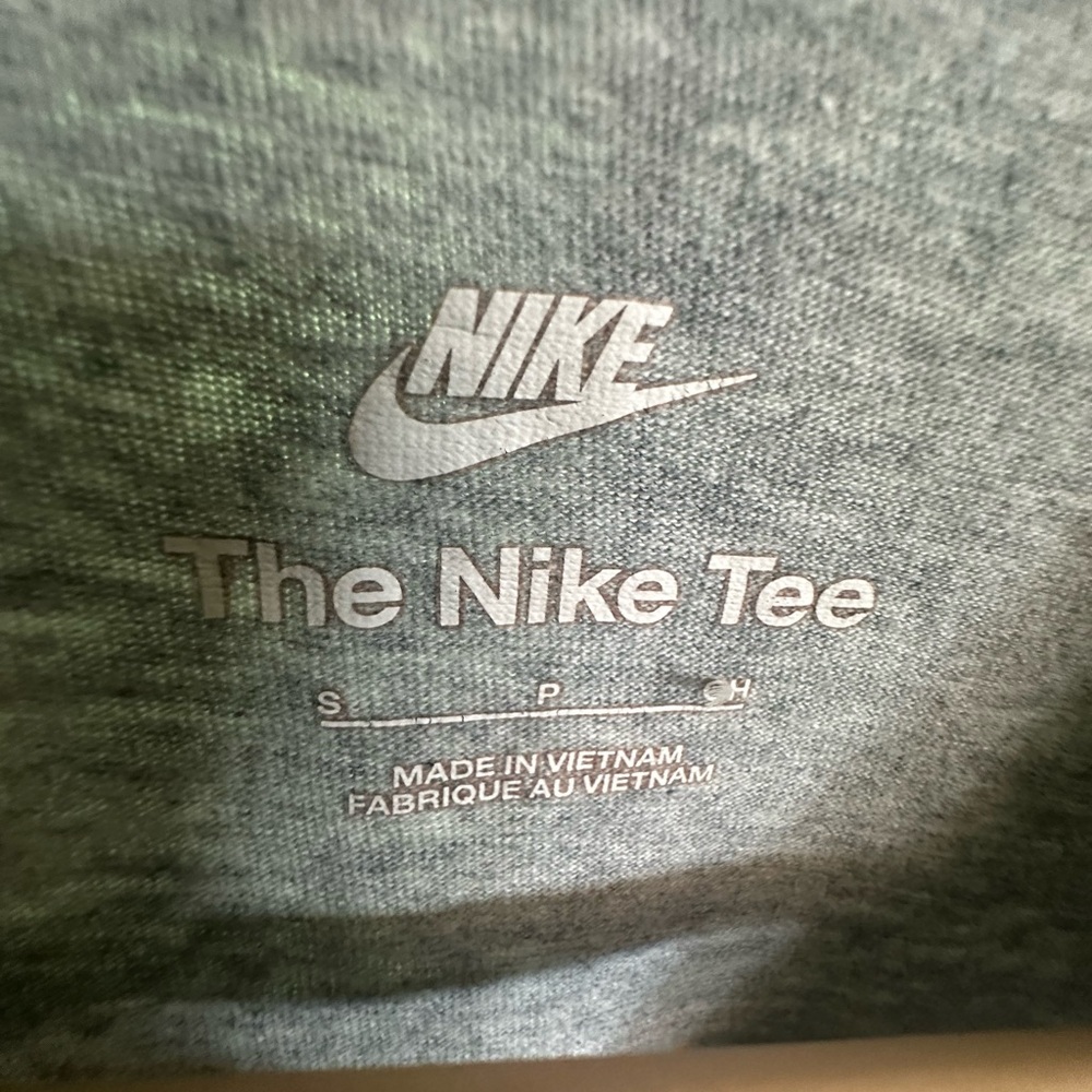 Nike Gray Short Sleeve Tee Classic Comfort - Picture 5 of 5